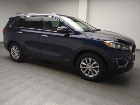 Used 2017 Kia Sorento AWD image 11