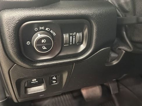 Used 2019 RAM 1500 Big Horn AWD/4WD image 16