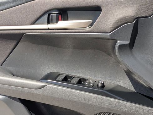 Used 2025 Toyota Camry LE image 16