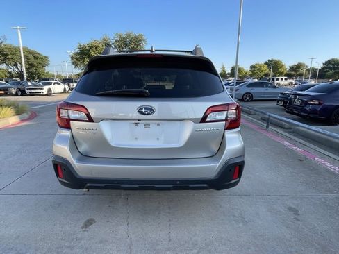 Used 2018 Subaru Outback 2.5i Limited image 6