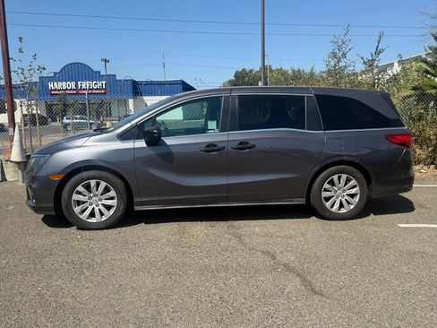 Used 2020 Honda Odyssey LX image 2