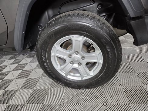 Used 2018 Jeep Wrangler Sport image 26