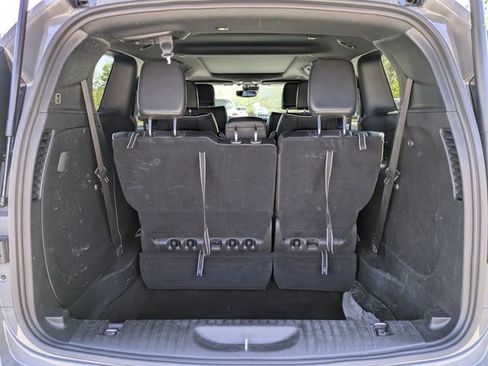 Used 2025 Chrysler Pacifica Limited FWD image 12