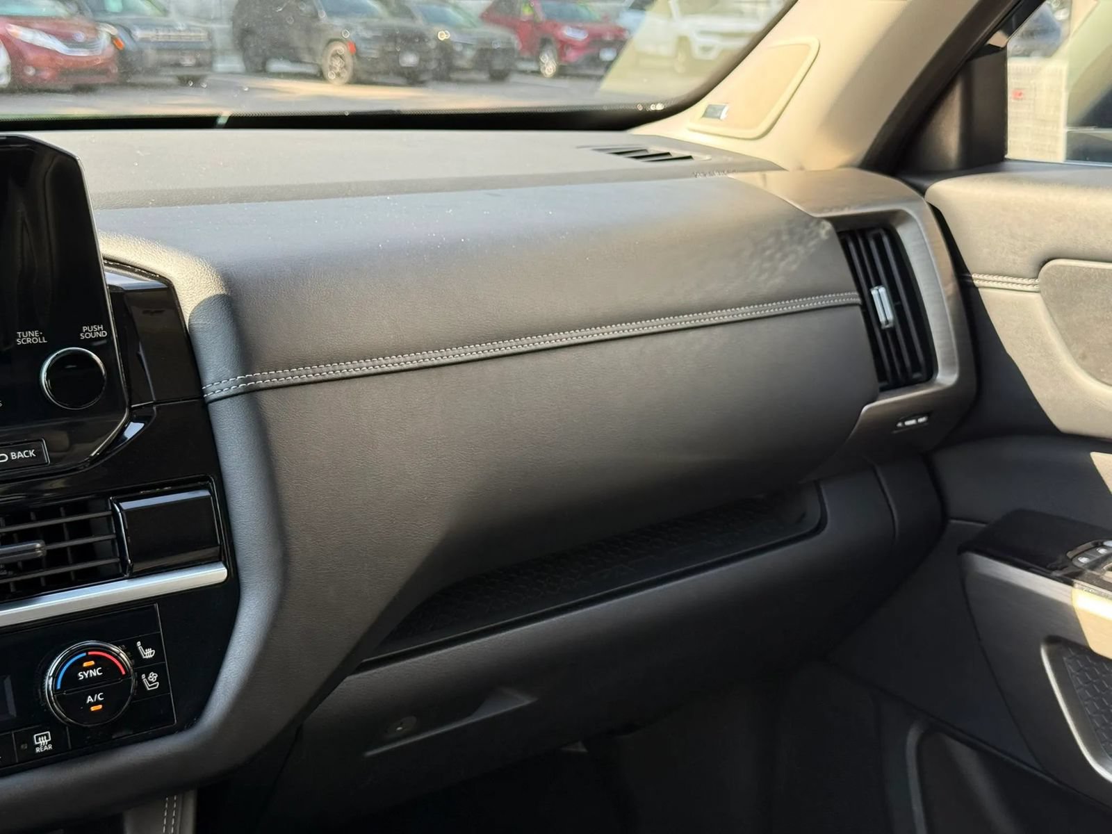 Used 2023 Nissan Pathfinder Platinum AWD/4WD image 24
