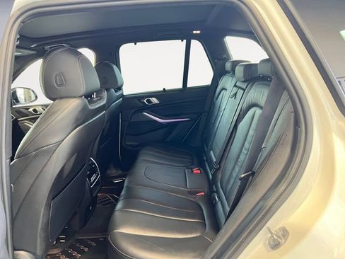 Used 2022 BMW X5 xDrive40i AWD/4WD image 11