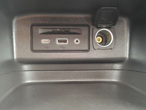 Used 2023 Chevrolet Equinox RS AWD/4WD image 10