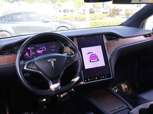 Used 2020 Tesla Model X Long Range AWD/4WD image 24