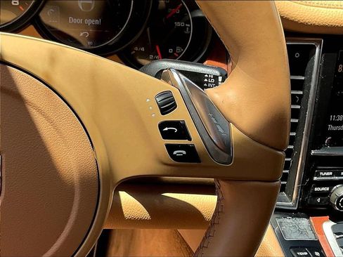 Used 2014 Porsche Panamera RWD image 12