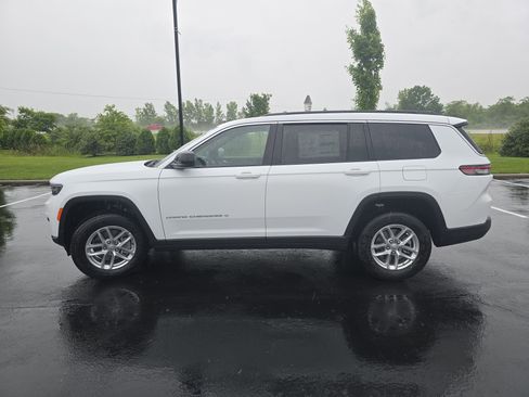 Used 2025 Jeep Grand Cherokee L Laredo w/ Luxury Tech Group I image 14