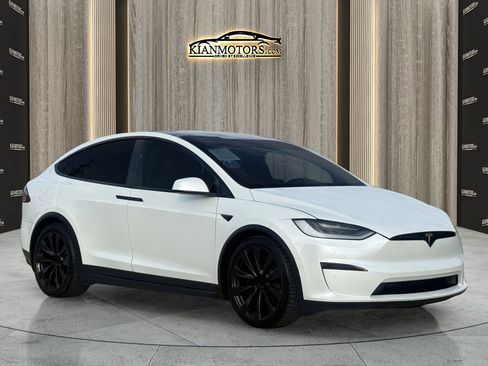Used 2022 Tesla Model X Plaid image 1