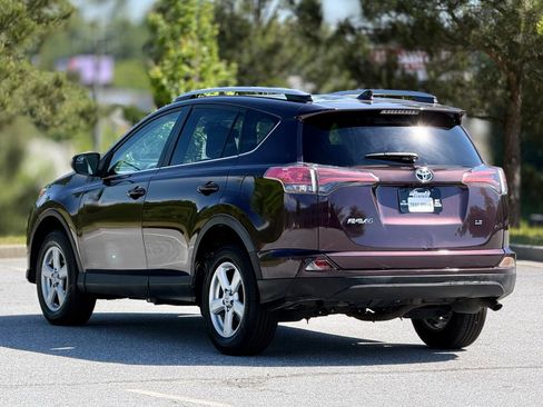 Used 2018 Toyota RAV4 LE w/ All Weather Liner Package FWD image 10