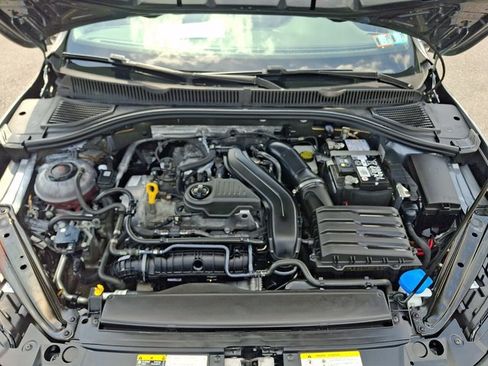 Used 2025 Volkswagen Jetta SE FWD image 27
