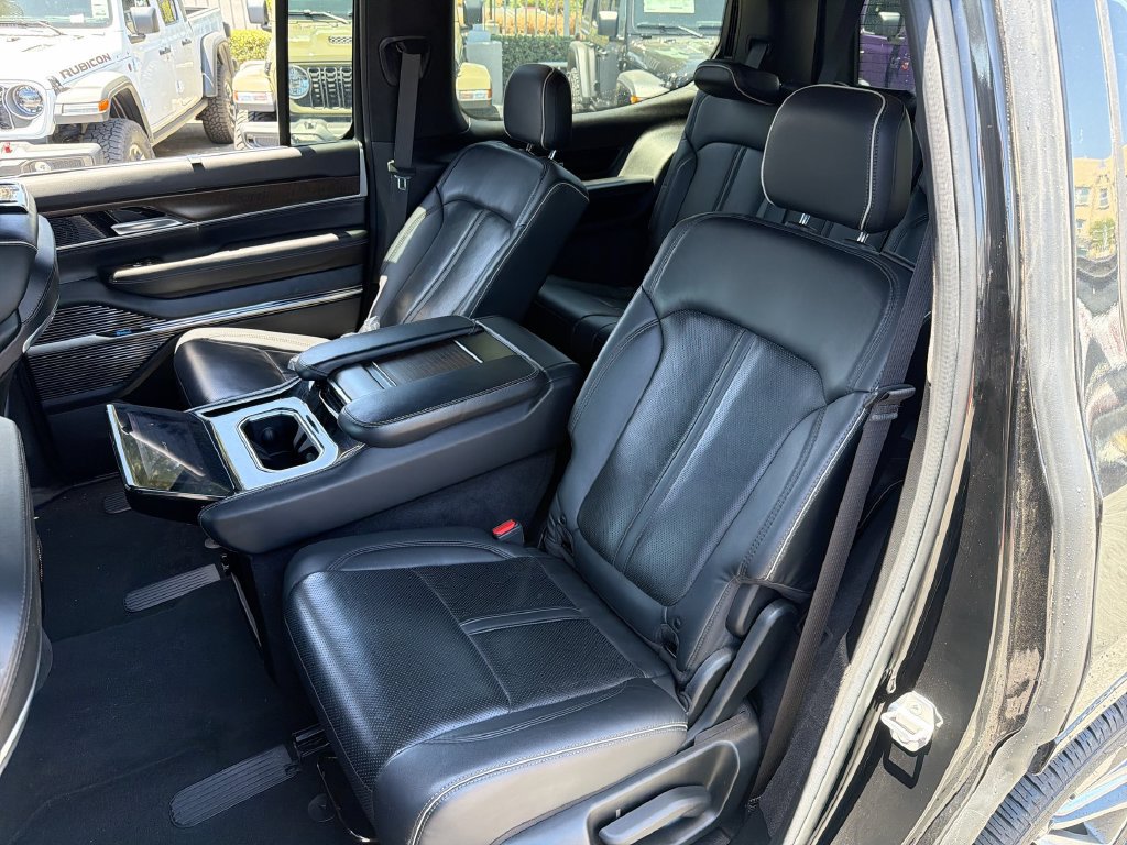 Used 2022 Jeep Grand Wagoneer Series II w/ Convenience Group III AWD/4WD image 26