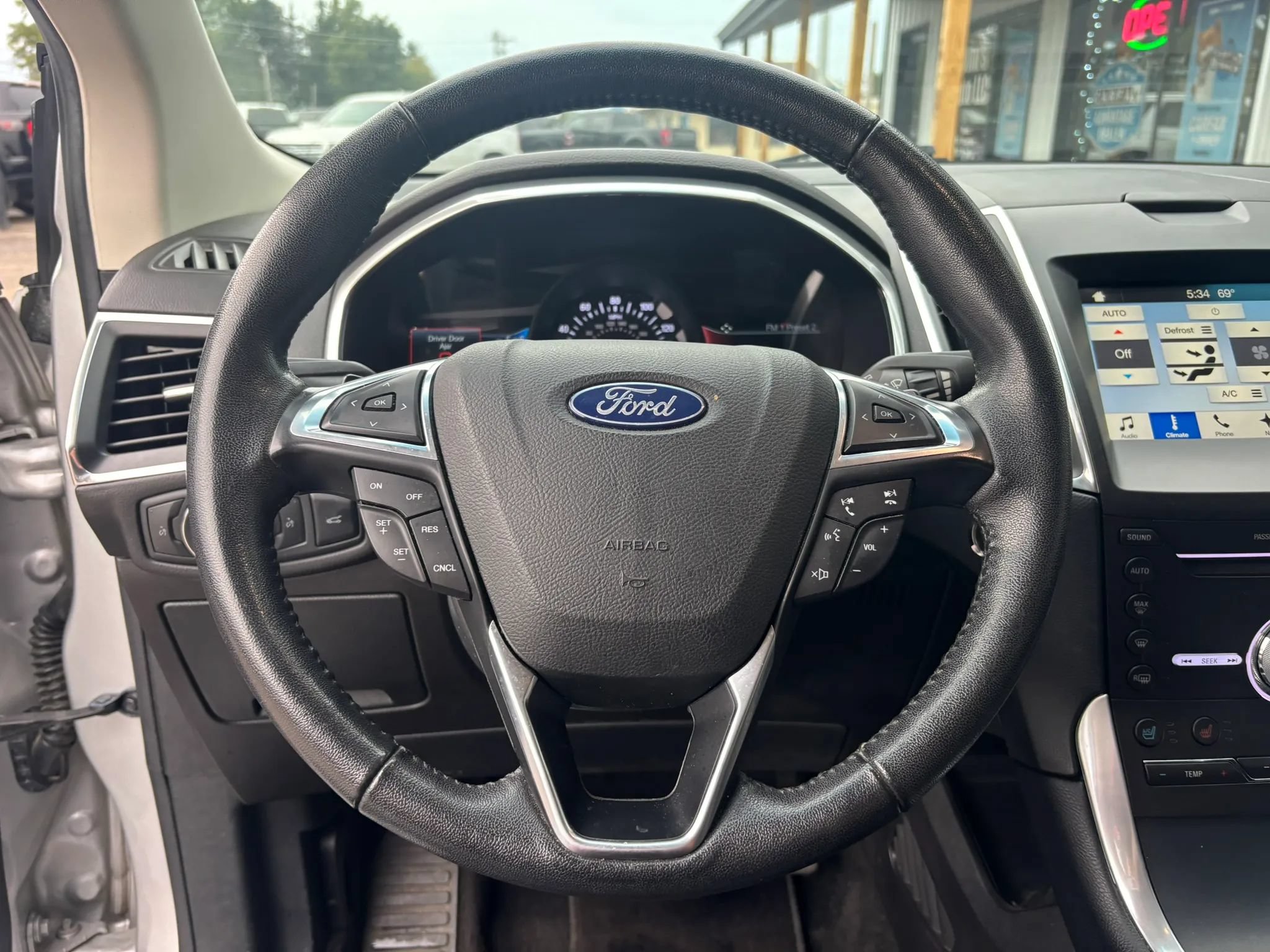 Used 2018 Ford Edge Titanium w/ Equipment Group 301A FWD image 22