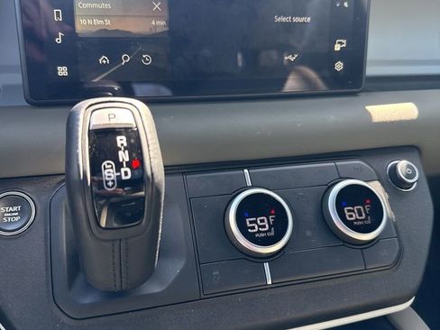 Used 2024 Land Rover Defender 110 S image 11