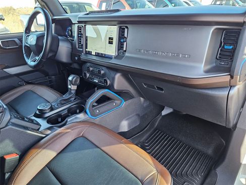 Certified 2022 Ford Bronco Outer Banks w/ Sasquatch Package image 26