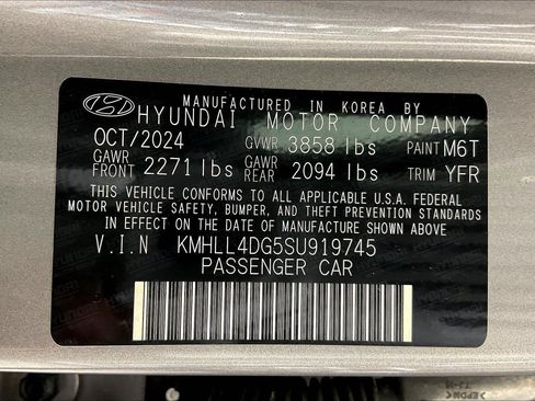 Used 2025 Hyundai Elantra SE FWD image 18