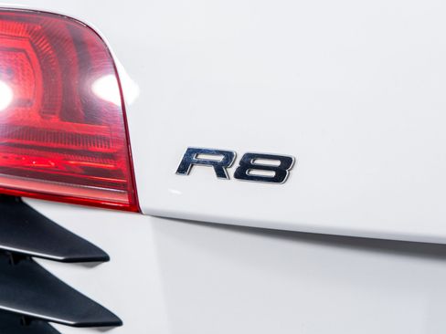 Used 2011 Audi R8 V8 image 14