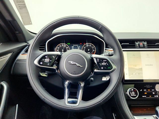 Certified 2026 Jaguar F-PACE R-Dynamic S AWD/4WD image 21
