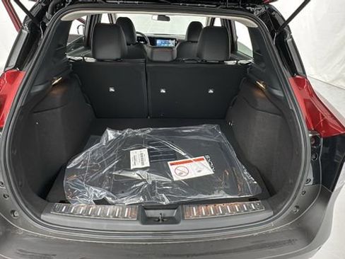 Used 2025 Nissan Kicks SR w/ Illumination Package image 15