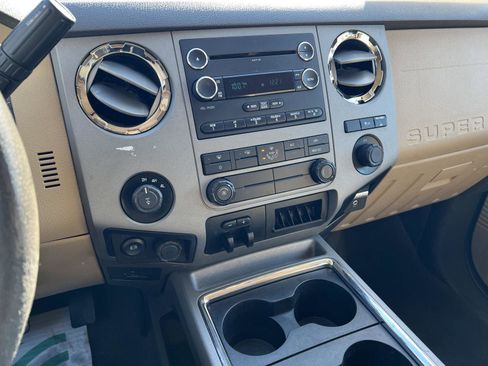 Used 2016 Ford F350 XLT w/ Snow Plow Prep Package image 27