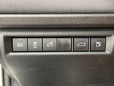 Used 2025 Toyota Camry LE FWD image 43