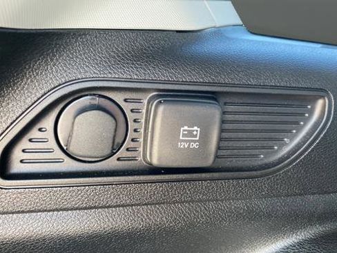 Used 2023 Jeep Grand Cherokee Laredo w/ Luxury Tech Group I AWD/4WD image 28