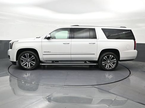 Used 2020 GMC Yukon XL Denali w/ Denali Ultimate Package RWD image 2