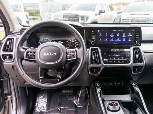 Certified 2023 Kia Sorento EX image 14