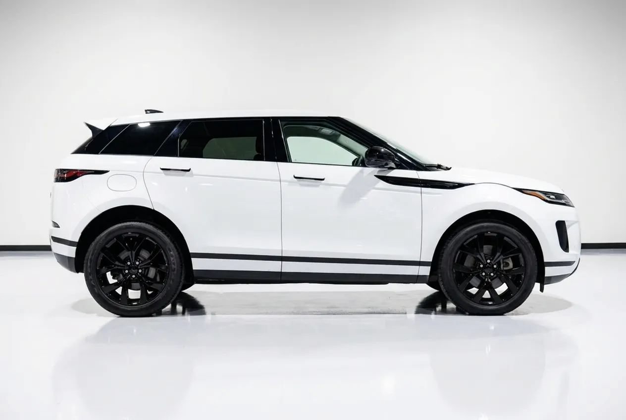 Used 2022 Land Rover Range Rover Evoque SE AWD/4WD image 5