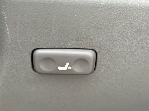 Used 2015 Toyota Sequoia Platinum image 40