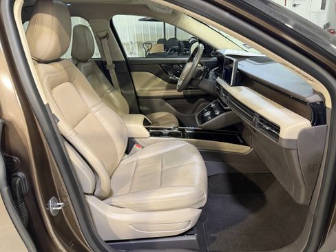 Used 2022 Lincoln Corsair Grand Touring AWD/4WD image 12
