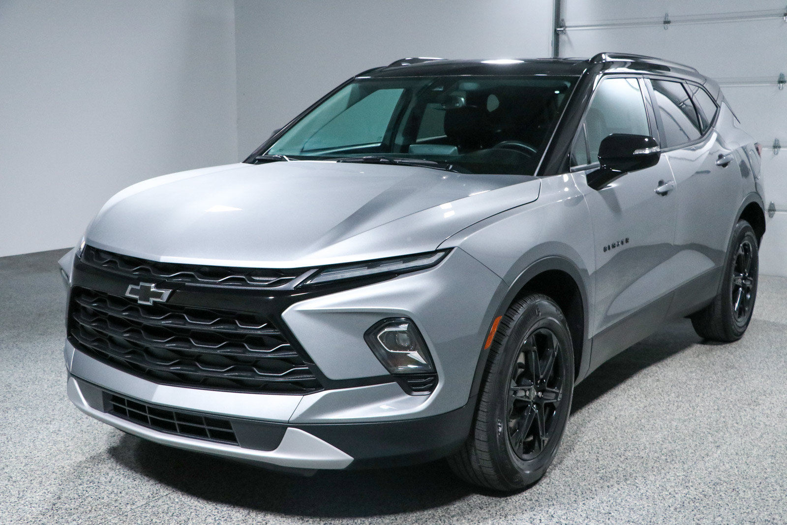 Used 2023 Chevrolet Blazer LT w/ Midnight/Sport Edition FWD image 31