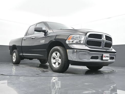 Used 2018 RAM 1500 Classic SLT AWD/4WD image 34