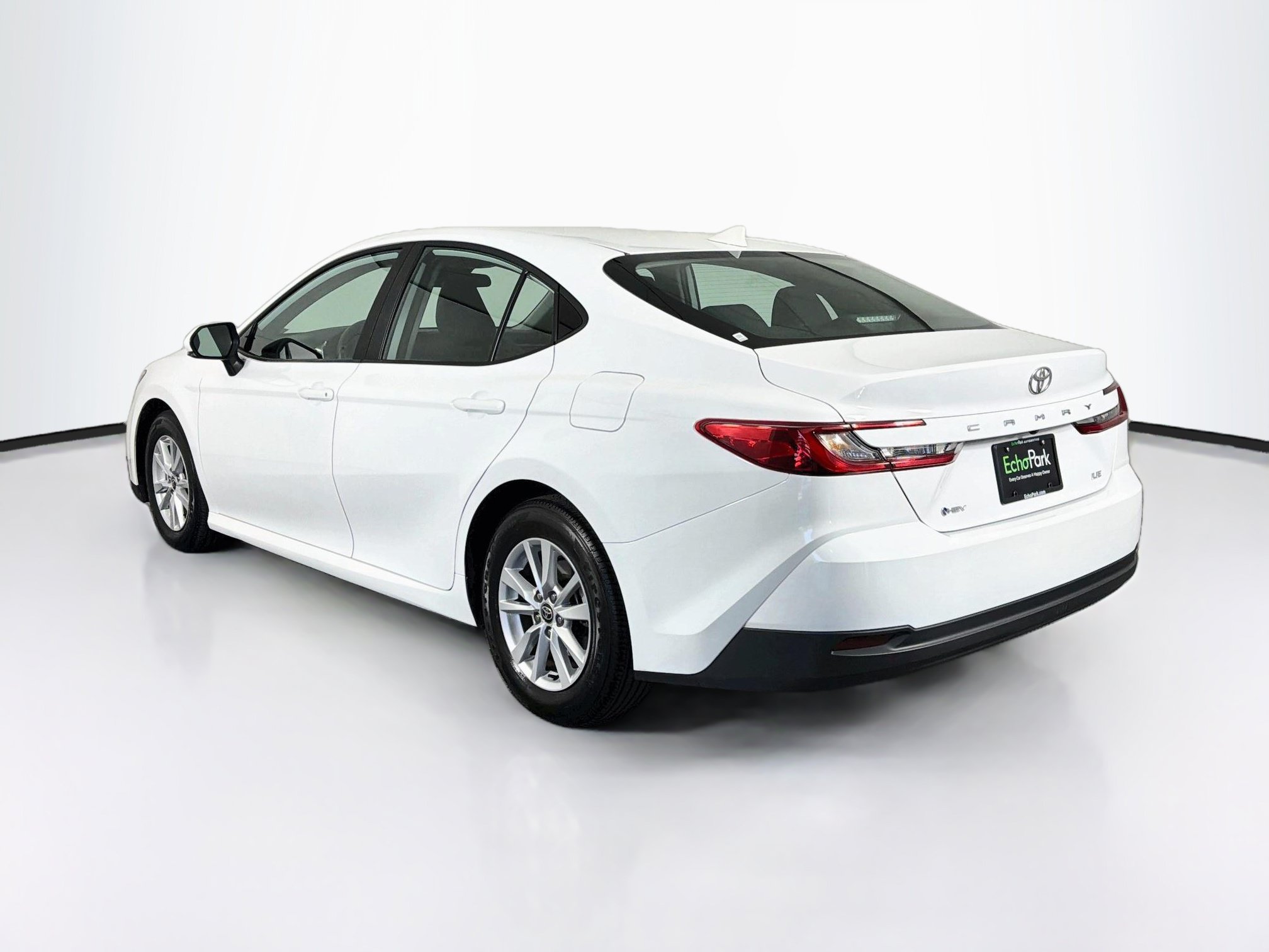 Used 2026 Toyota Camry LE FWD image 5
