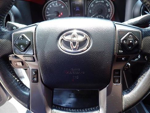 Used 2019 Toyota Tacoma TRD Sport AWD/4WD image 15