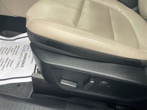 Used 2021 Ford Escape SEL w/ Technology Package image 18