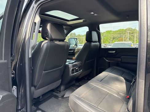 Used 2022 GMC Sierra 2500 Denali w/ Denali Black Diamond Edition image 10