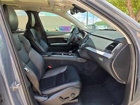 Used 2023 Volvo XC90 B5 Core AWD/4WD image 27