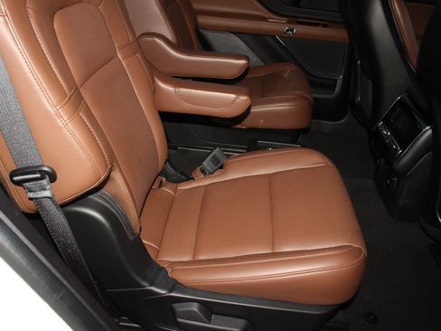 Certified 2023 Lincoln Aviator Reserve w/ Class IV Trailer Tow Package RWD image 20