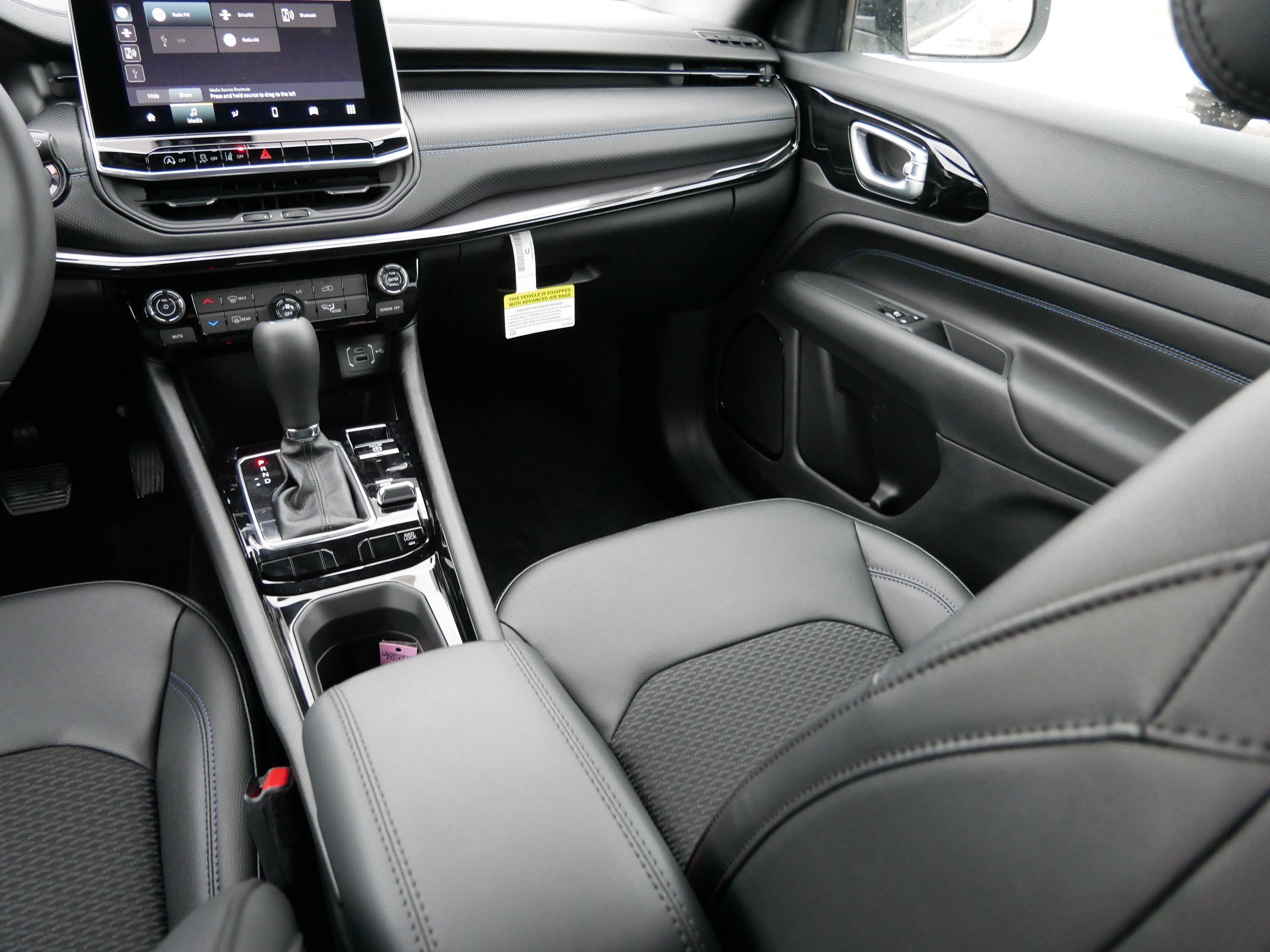 New 2026 Jeep Compass Latitude AWD/4WD image 11