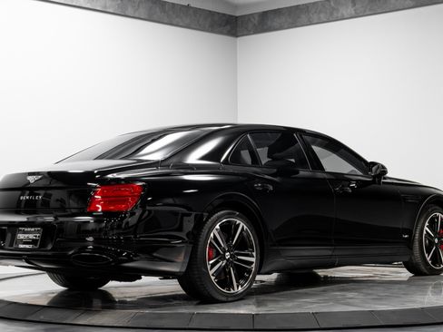 Used 2021 Bentley Flying Spur W12 image 15