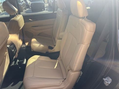 New 2025 Jeep Grand Cherokee L Limited w/ Black Appearance Package image 18