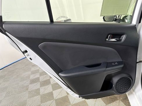 Used 2022 Toyota Prius LE image 21