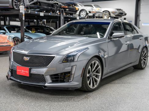 Used 2019 Cadillac CTS V w/ Luxury Package image 5