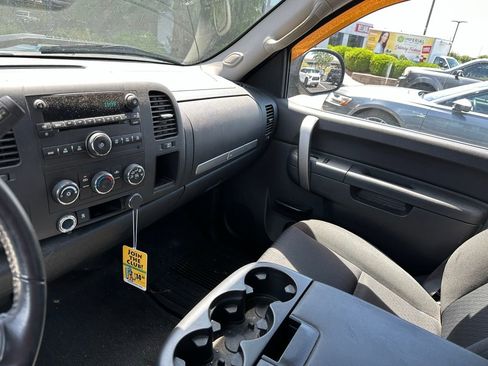 Used 2010 Chevrolet Silverado 1500 LT w/ Power Pack Plus AWD/4WD image 10