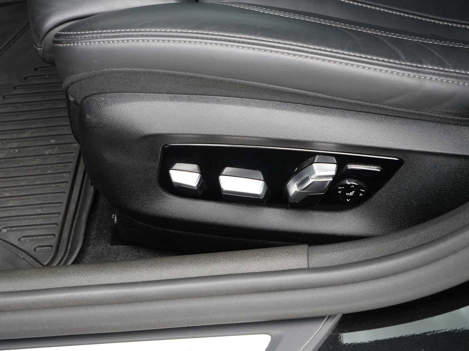 Used 2018 BMW M550i xDrive AWD/4WD image 19