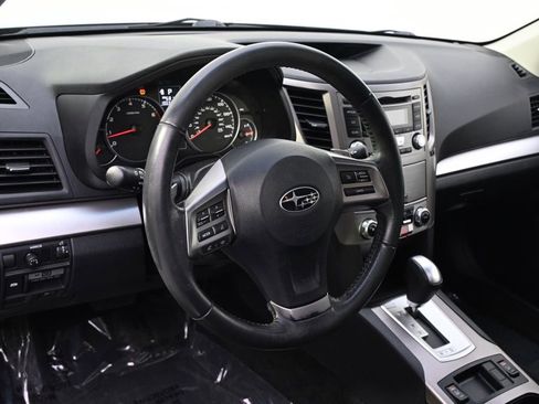 Used 2013 Subaru Outback 2.5i Premium image 11