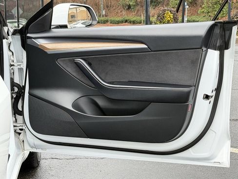 Used 2022 Tesla Model 3 Standard Range image 36