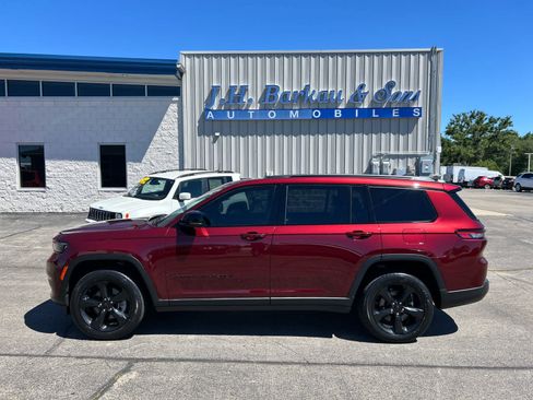 Used 2023 Jeep Grand Cherokee L Limited w/ Luxury Tech Group II AWD/4WD image 8